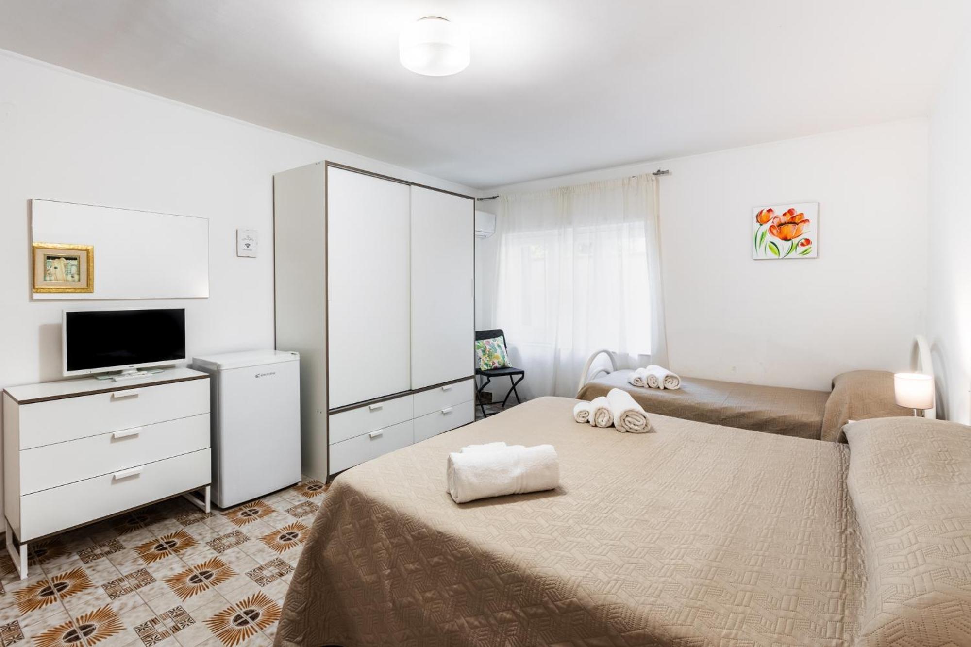 Le Torrette Rooms And Apartments อาโวลา ภายนอก รูปภาพ