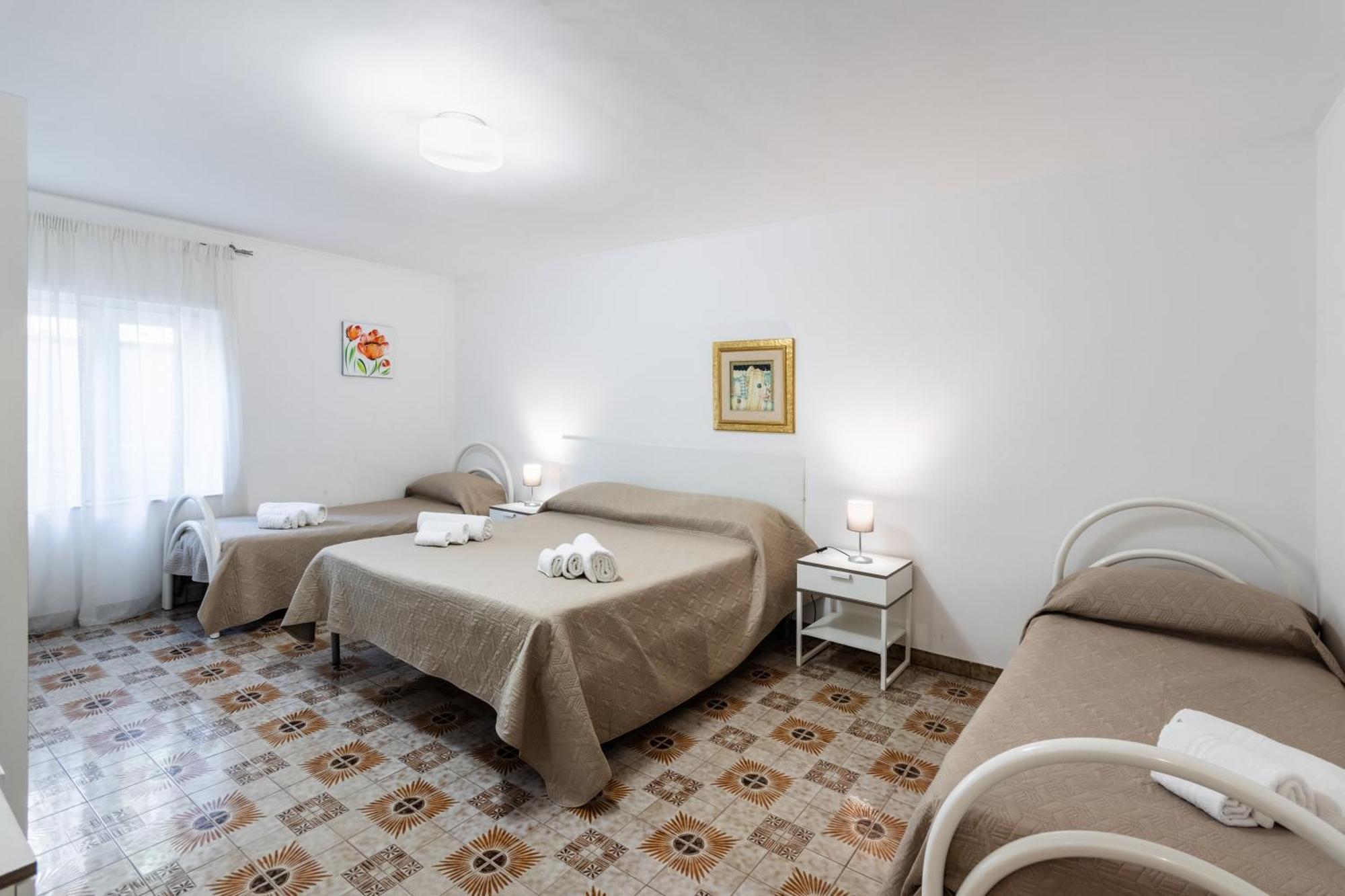 Le Torrette Rooms And Apartments อาโวลา ภายนอก รูปภาพ