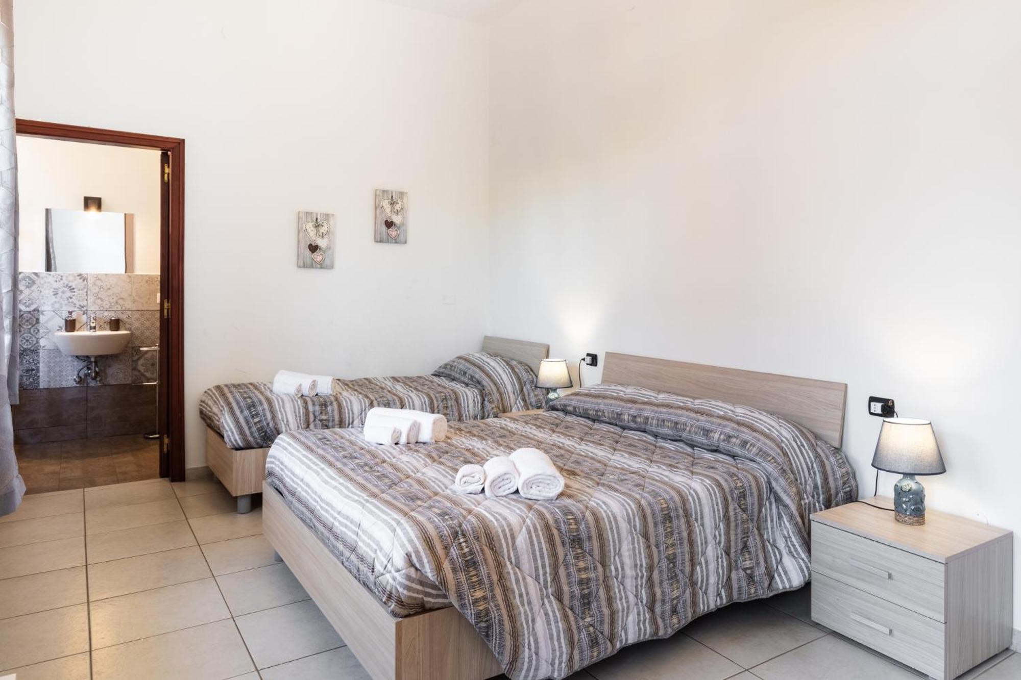 Le Torrette Rooms And Apartments อาโวลา ภายนอก รูปภาพ
