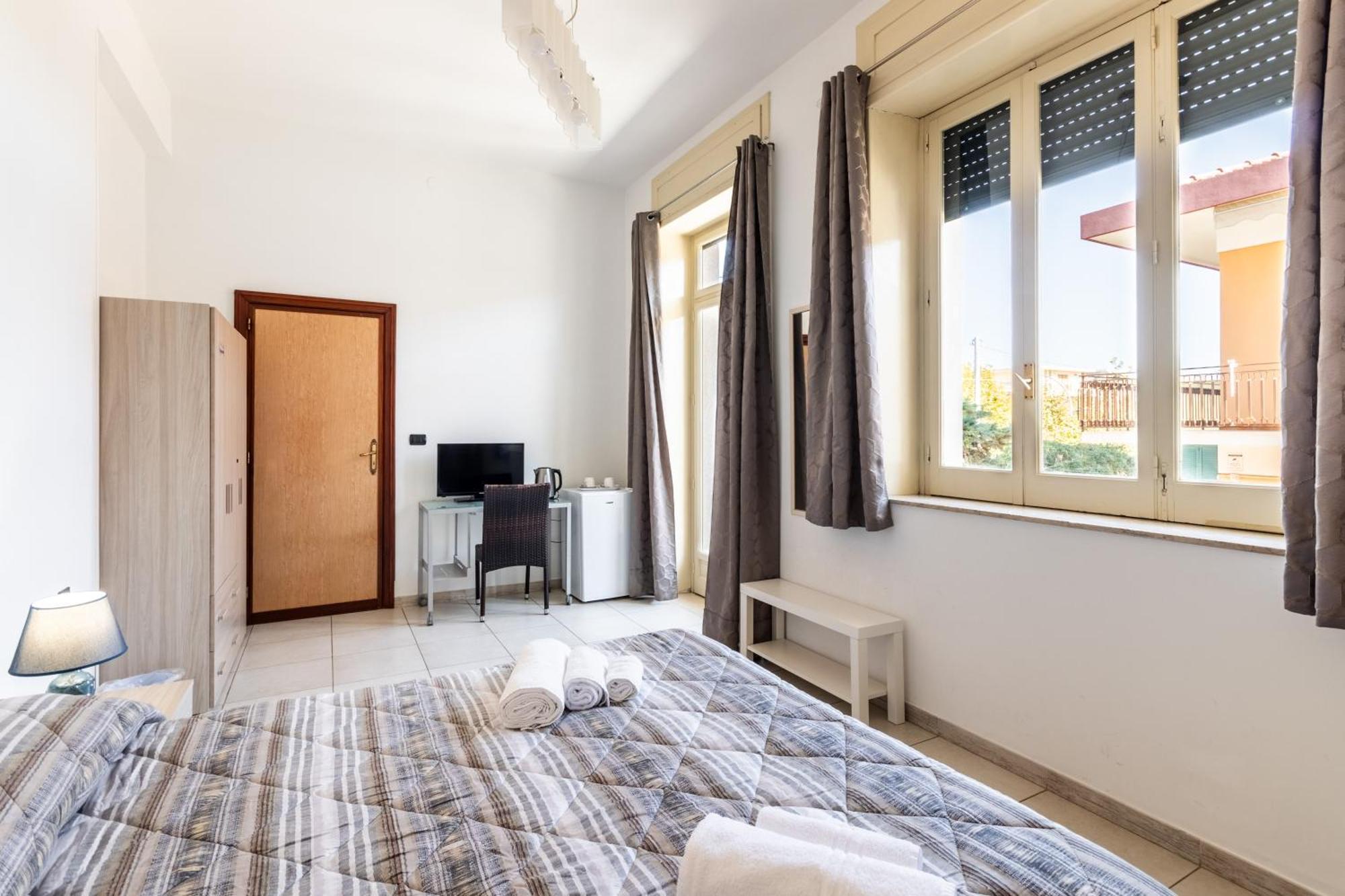 Le Torrette Rooms And Apartments อาโวลา ภายนอก รูปภาพ