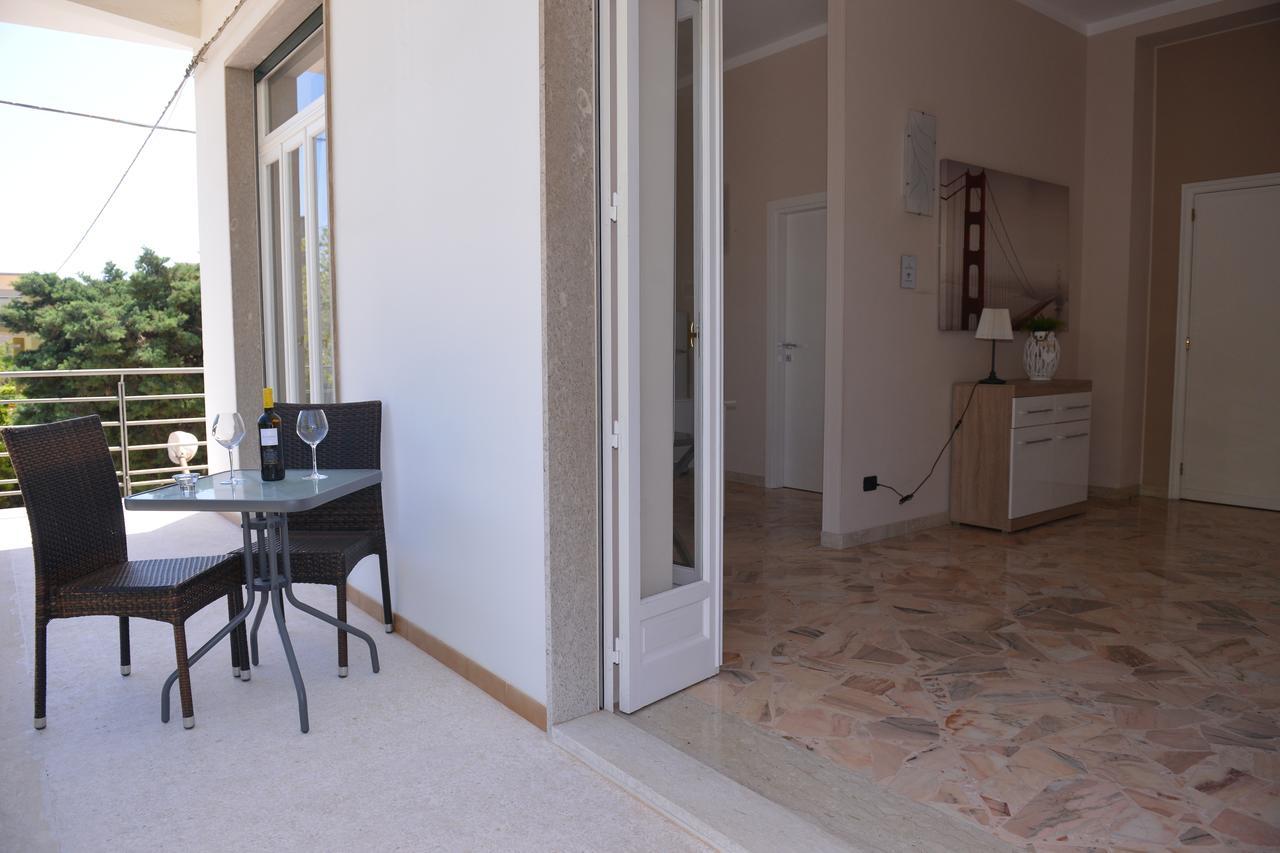 Le Torrette Rooms And Apartments อาโวลา ภายนอก รูปภาพ